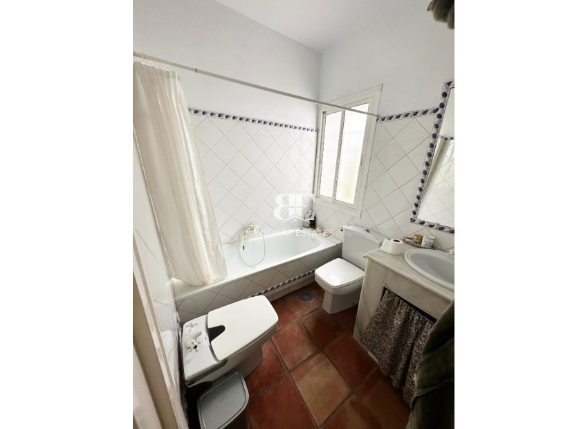 Resale - Villa -
Marbella - Las Chapas