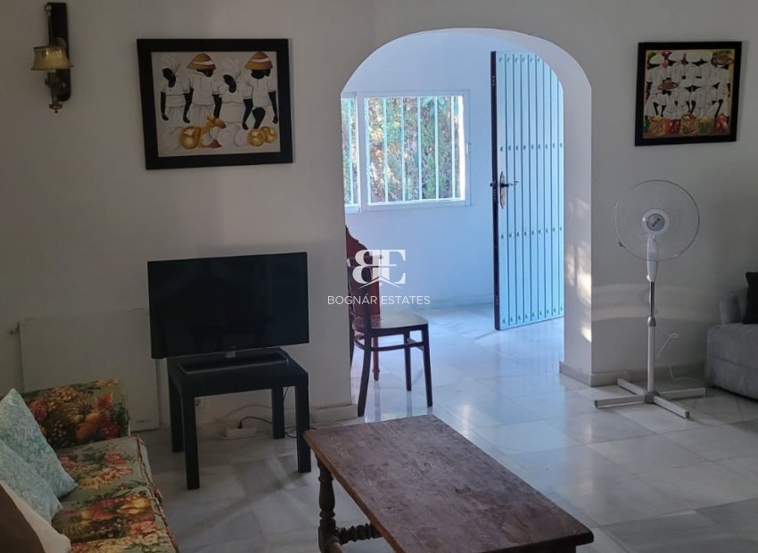 Resale - Villa -
Marbella - Las Chapas