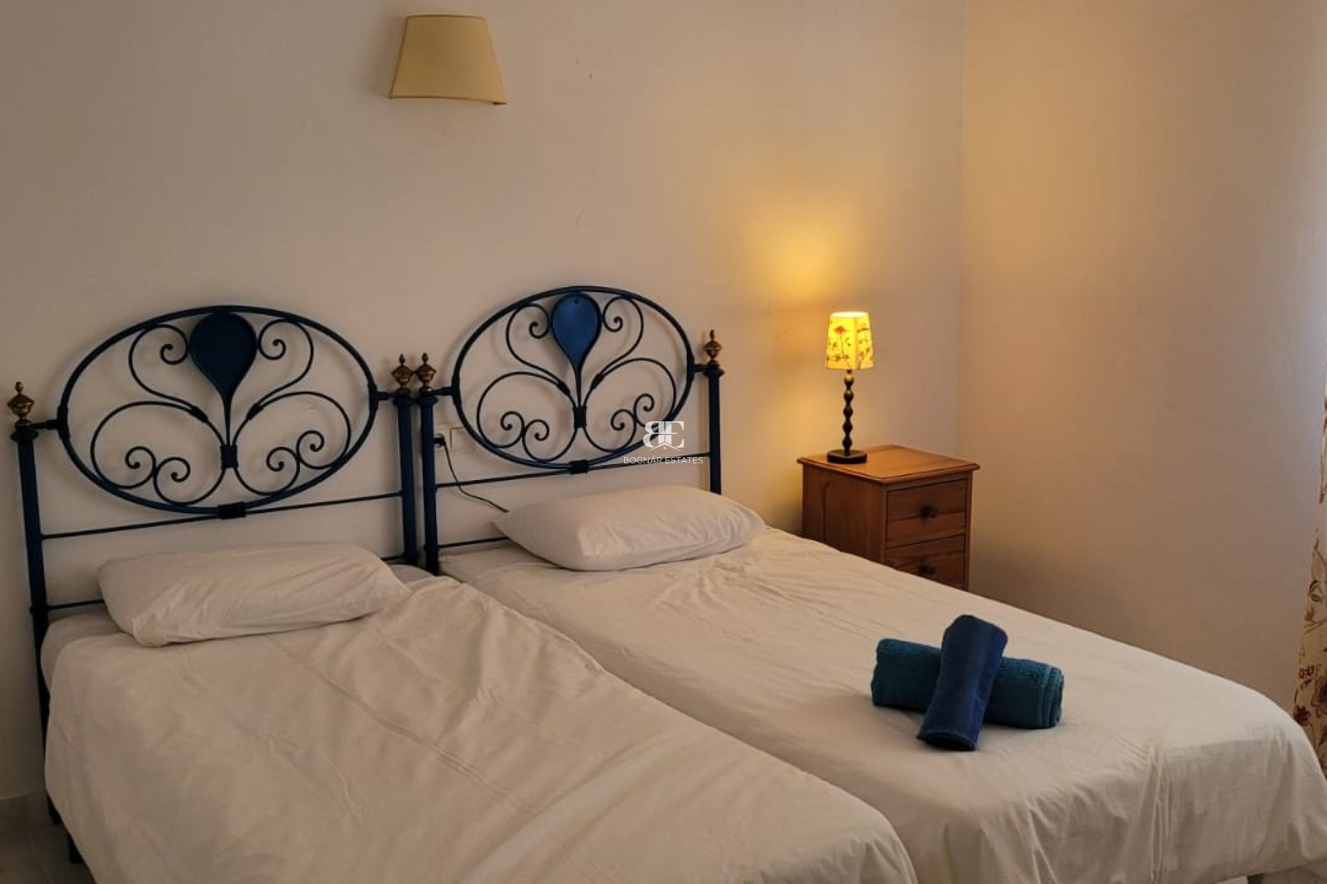 Resale - Villa -
Marbella - Las Chapas