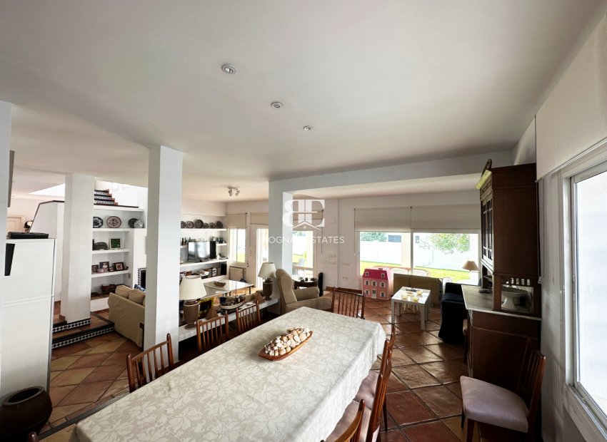 Resale - Villa -
Marbella - Las Chapas