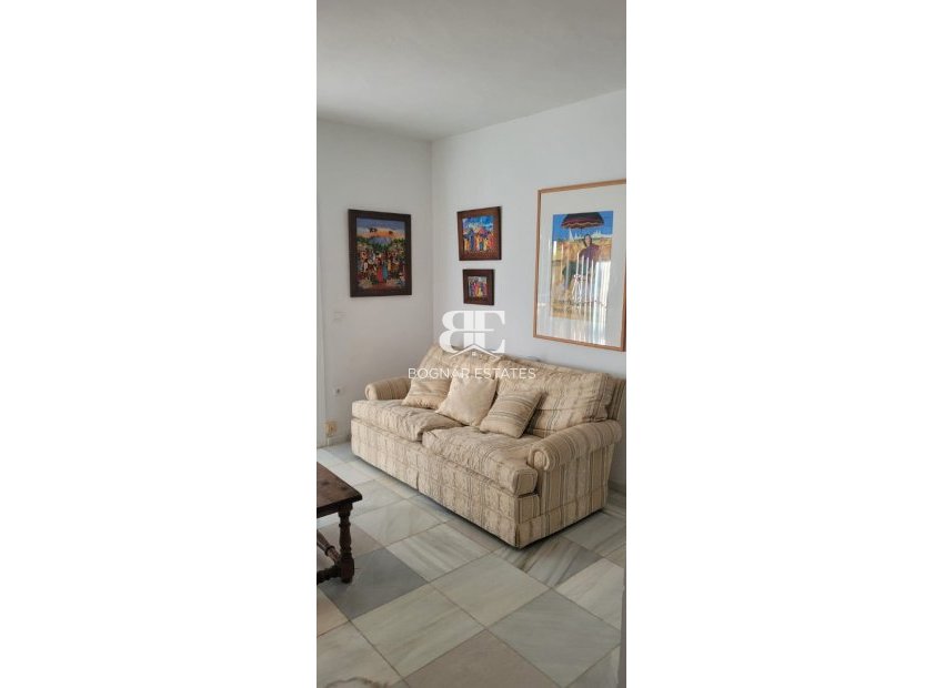 Resale - Villa -
Marbella - Las Chapas