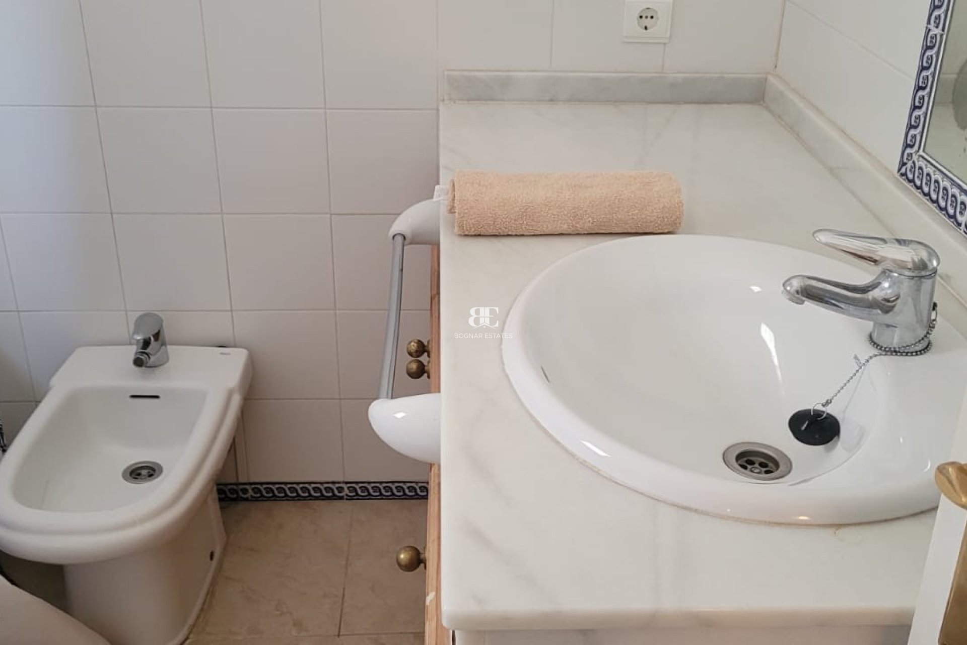 Resale - Villa -
Marbella - Las Chapas