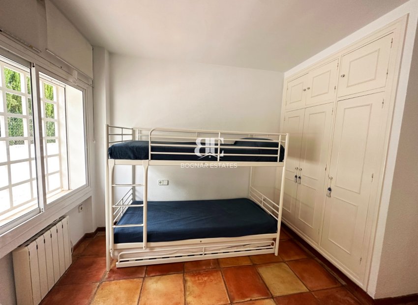 Resale - Villa -
Marbella - Las Chapas