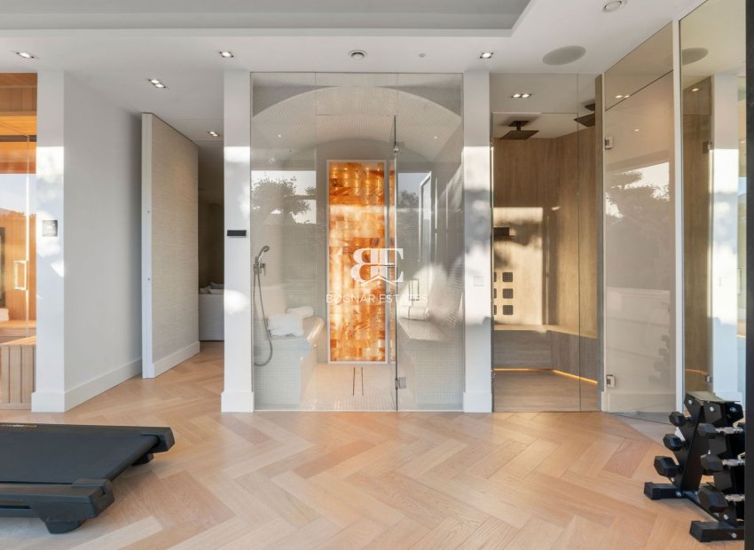 Resale - Villa -
Marbella - Los Naranjos de Marbella