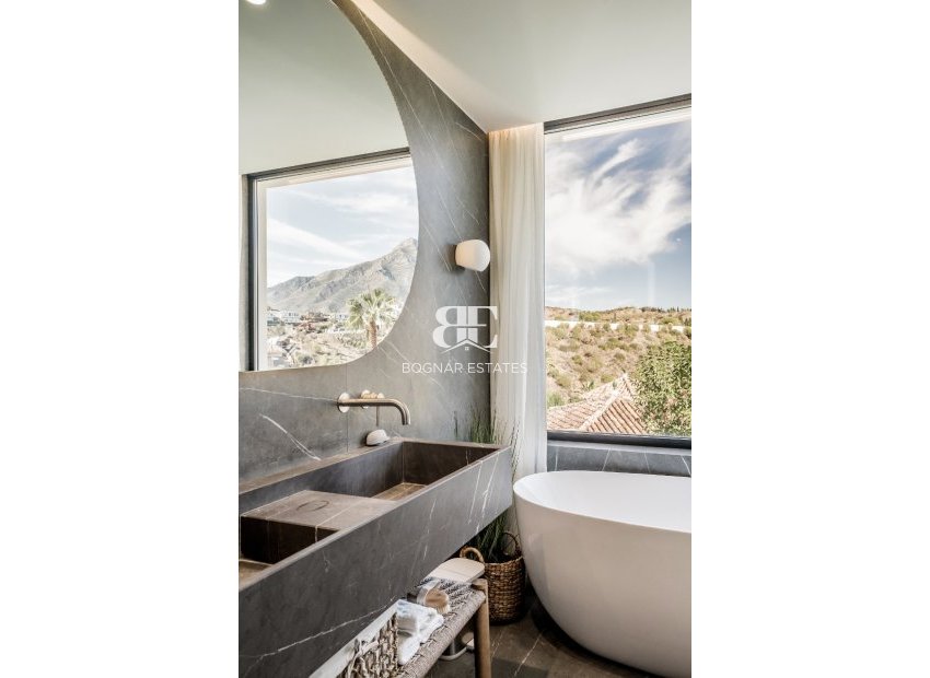 Resale - Villa -
Marbella - Los Naranjos de Marbella