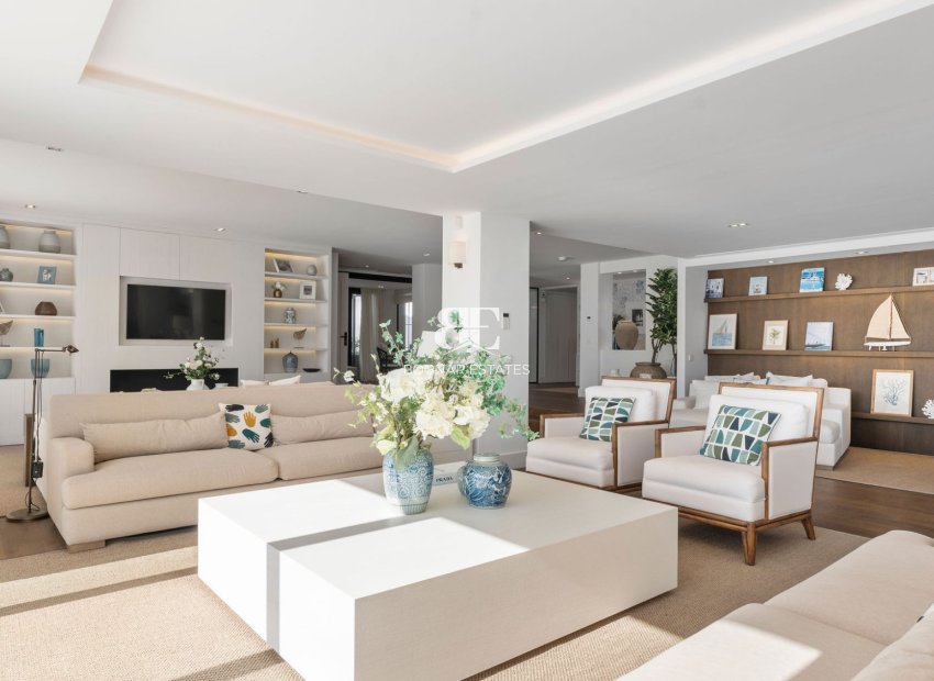 Resale - Villa -
Marbella - Los Naranjos de Marbella