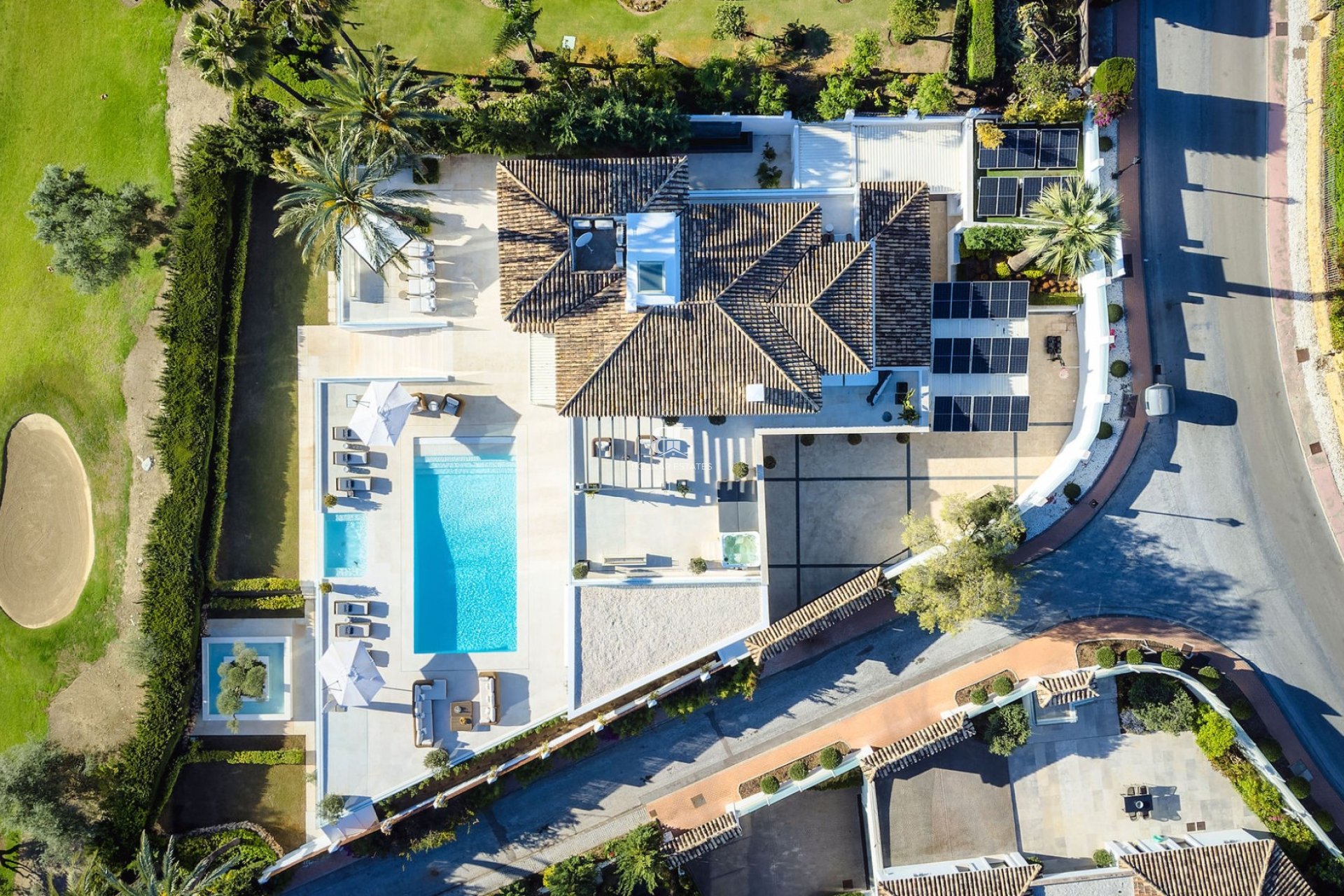 Resale - Villa -
Marbella - Los Naranjos de Marbella