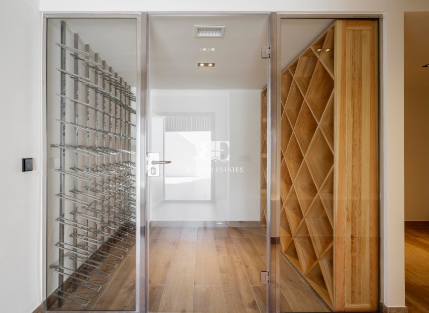 Resale - Villa -
Marbella - Nagueles