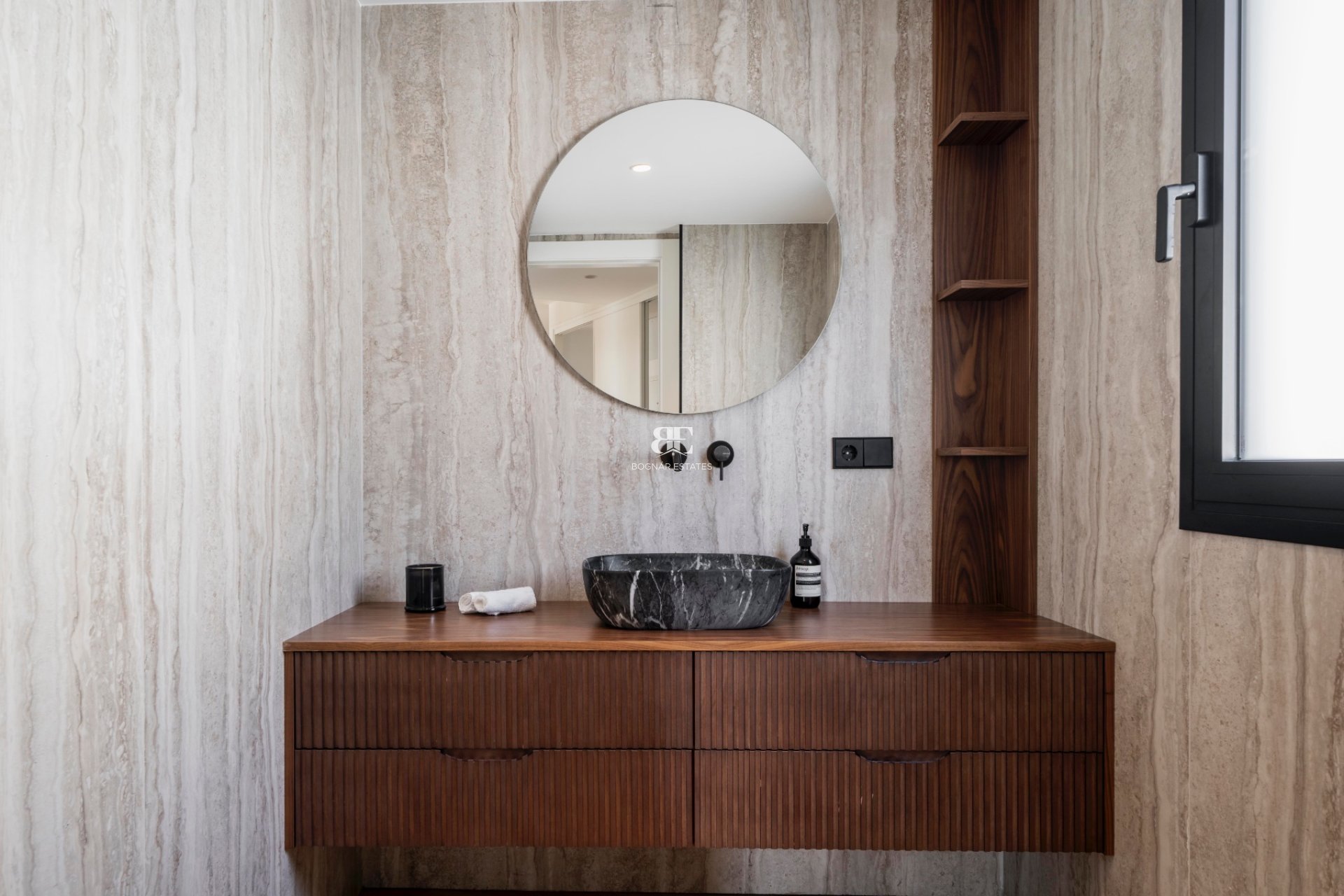 Resale - Villa -
Marbella - Nagueles