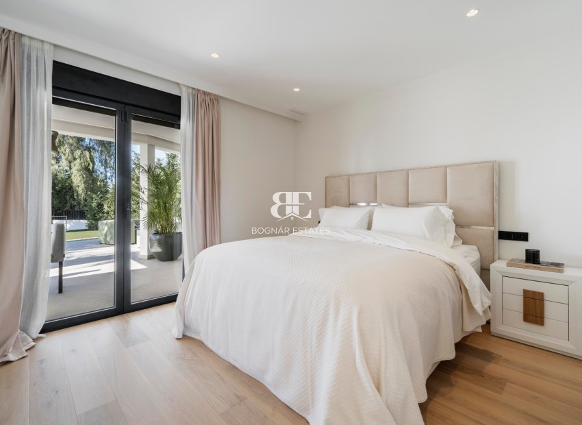 Resale - Villa -
Marbella - Nagueles