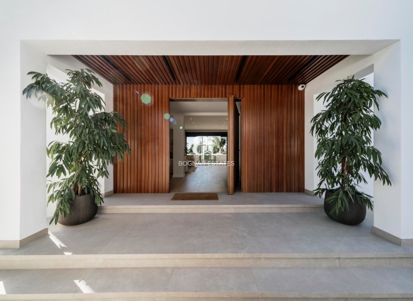 Resale - Villa -
Marbella - Nagueles