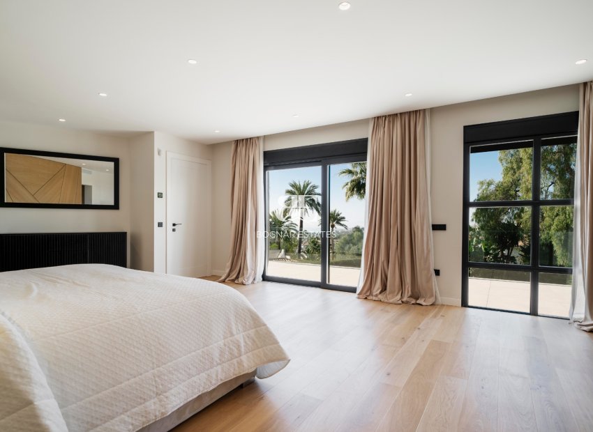 Resale - Villa -
Marbella - Nagueles