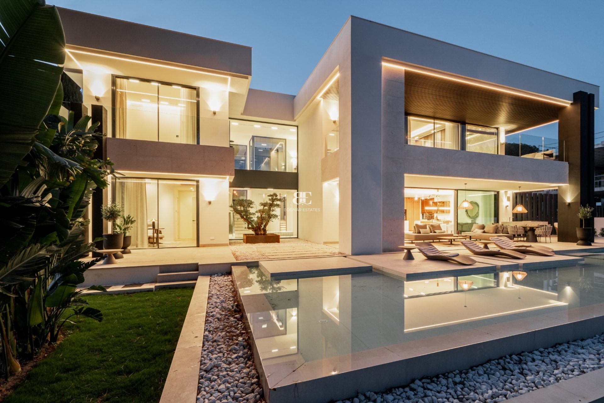 Resale - Villa -
Marbella - Nagueles