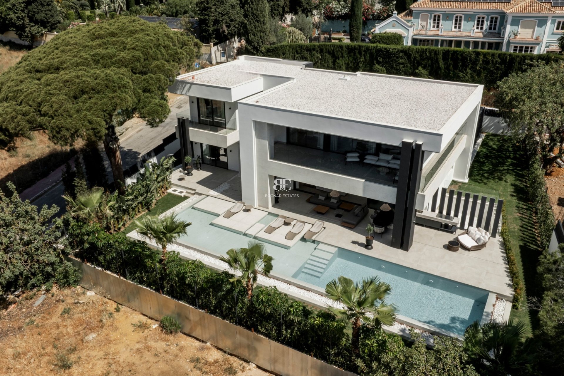 Resale - Villa -
Marbella - Nagueles
