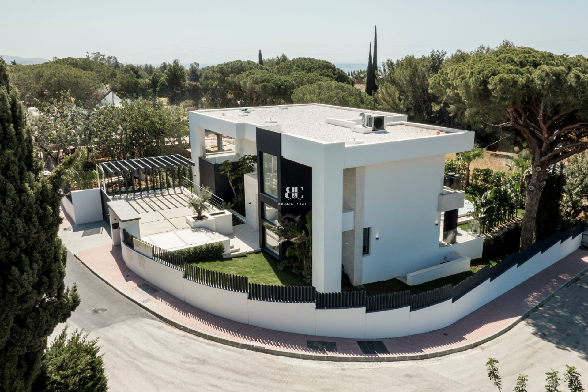 Resale - Villa -
Marbella - Nagueles