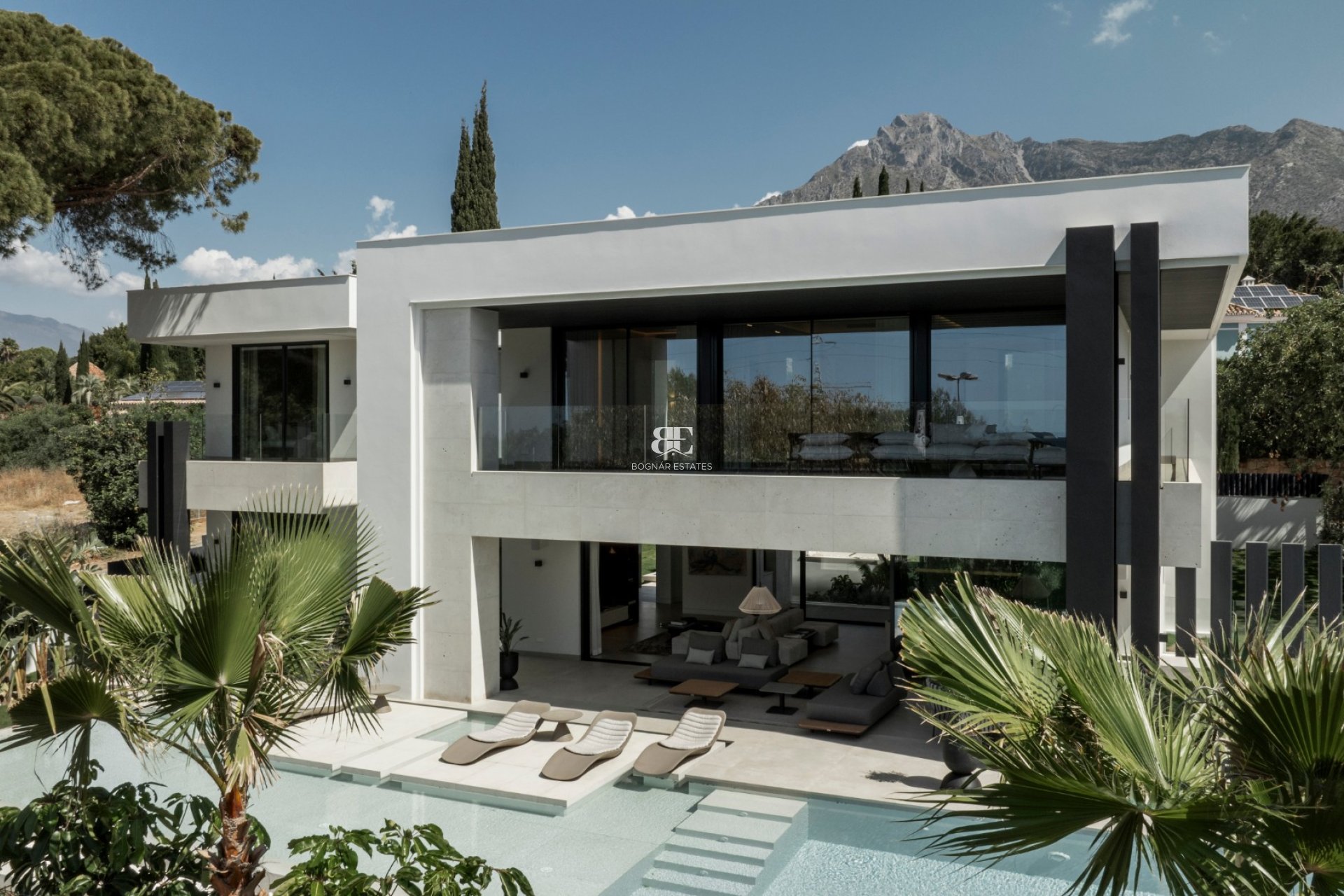 Resale - Villa -
Marbella - Nagueles