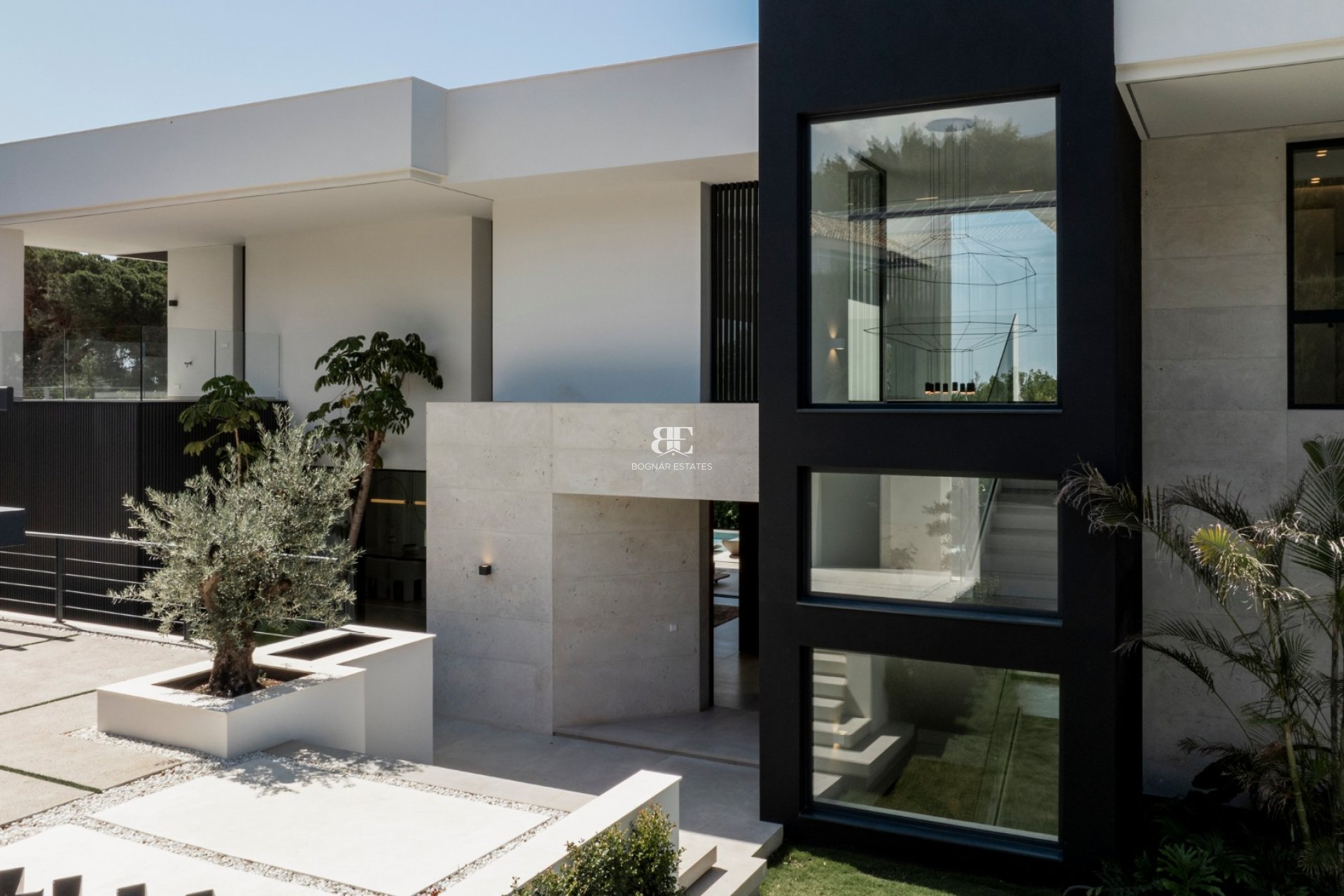 Resale - Villa -
Marbella - Nagueles