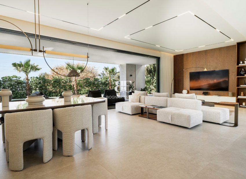 Resale - Villa -
Marbella - Nagueles
