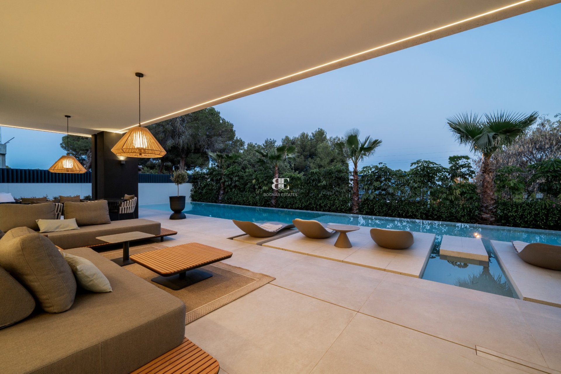 Resale - Villa -
Marbella - Nagueles