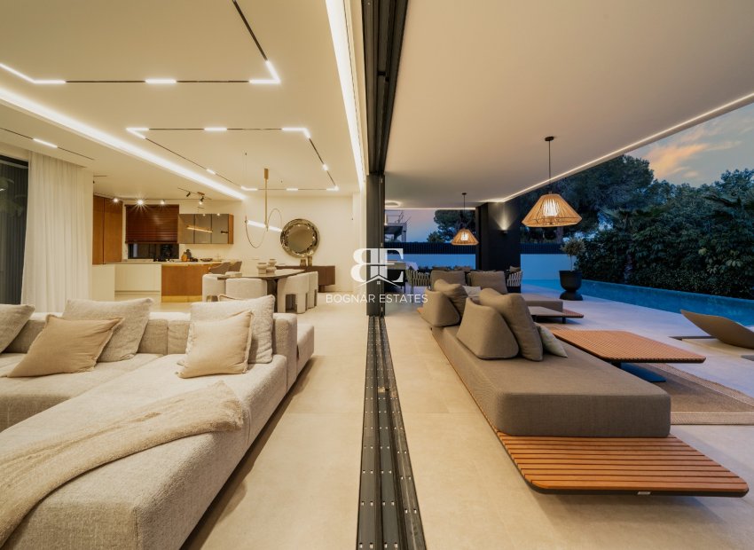 Resale - Villa -
Marbella - Nagueles