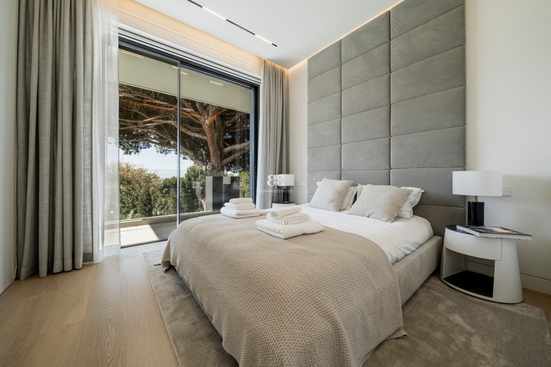 Resale - Villa -
Marbella - Nagueles