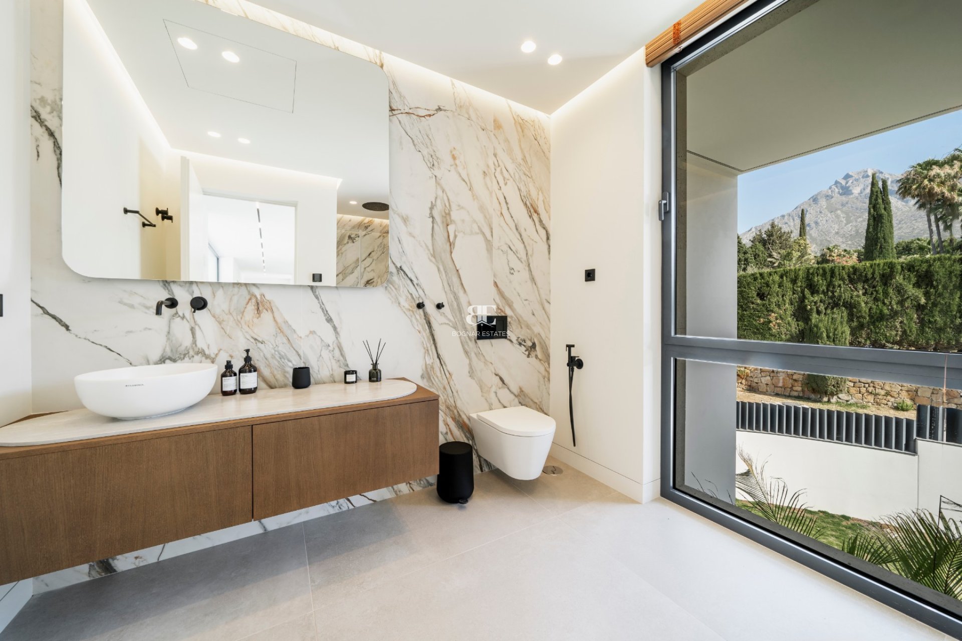 Resale - Villa -
Marbella - Nagueles