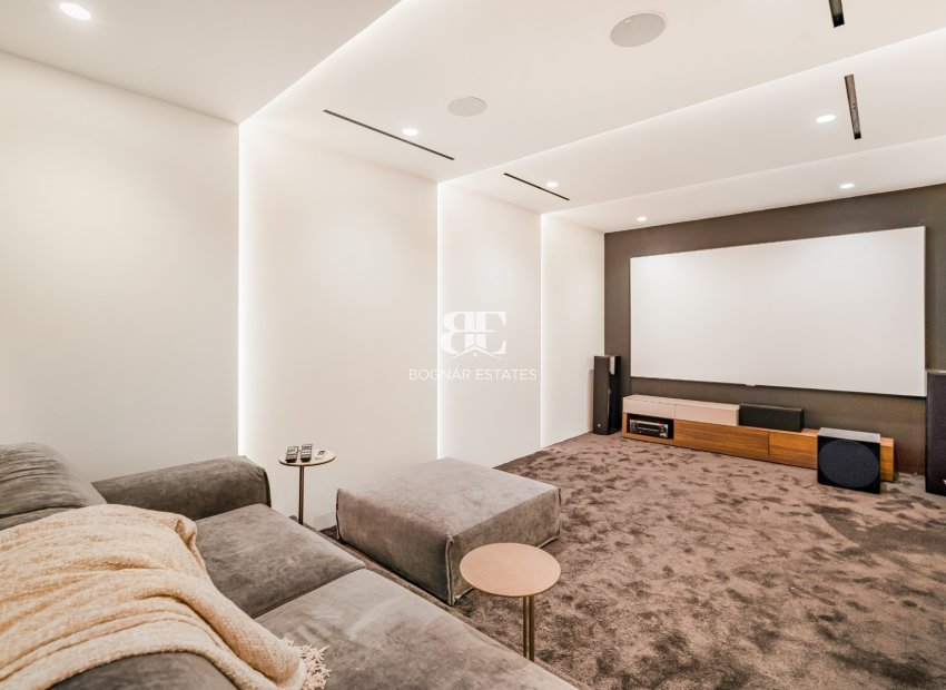 Resale - Villa -
Marbella - Nagueles