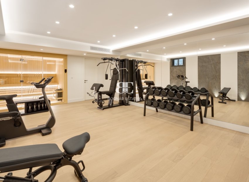 Resale - Villa -
Marbella - Nueva Andalucía