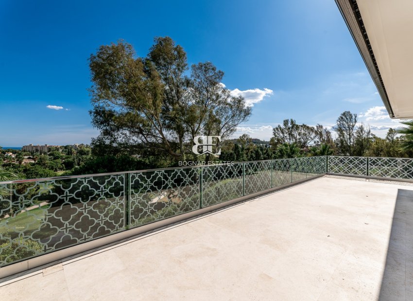 Resale - Villa -
Marbella - Nueva Andalucía