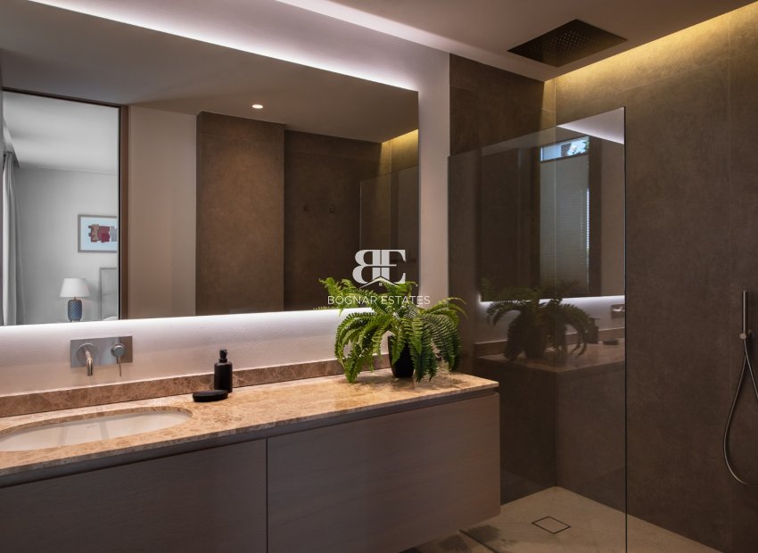 Resale - Villa -
Marbella - Nueva Andalucía