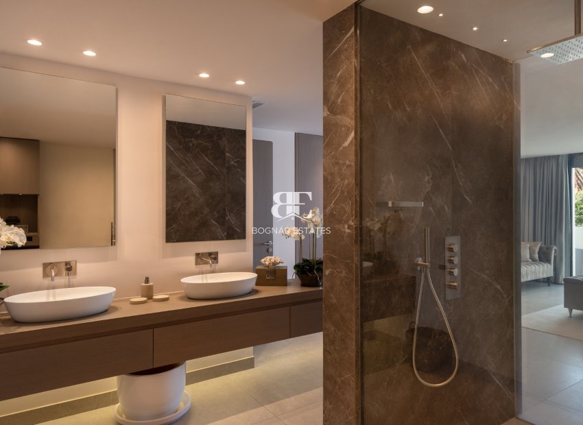 Resale - Villa -
Marbella - Nueva Andalucía