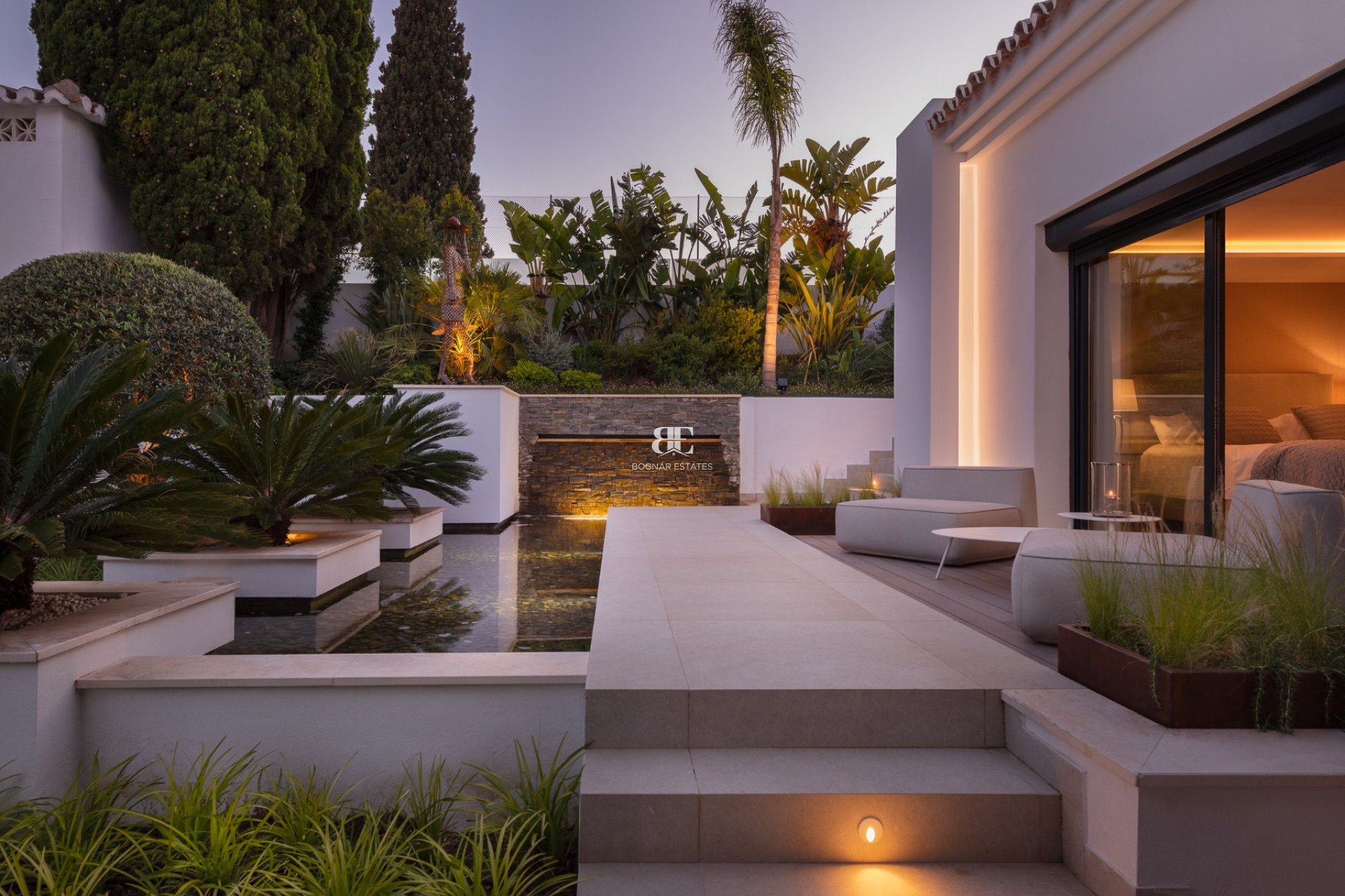 Resale - Villa -
Marbella - Nueva Andalucía