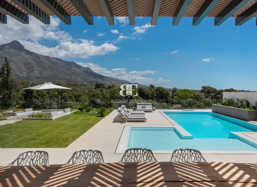 Resale - Villa -
Marbella - Nueva Andalucía