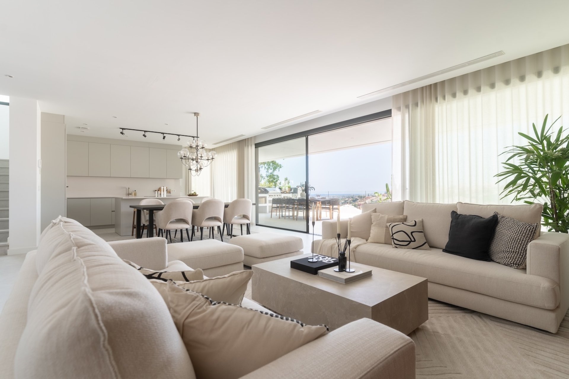 Resale - Villa -
Marbella - Nueva Andalucía