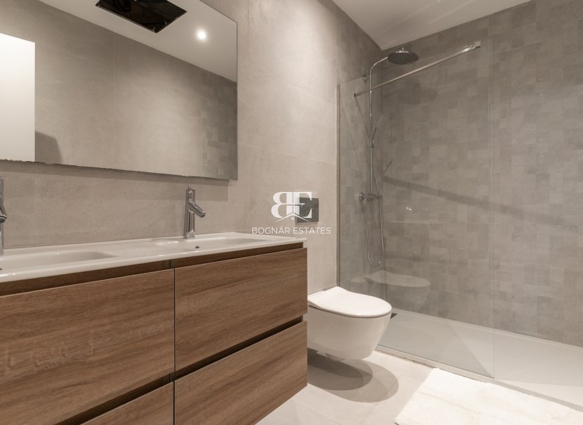 Resale - Villa -
Marbella - Nueva Andalucía