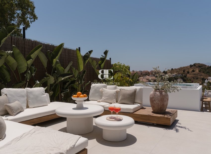 Resale - Villa -
Marbella - Nueva Andalucía