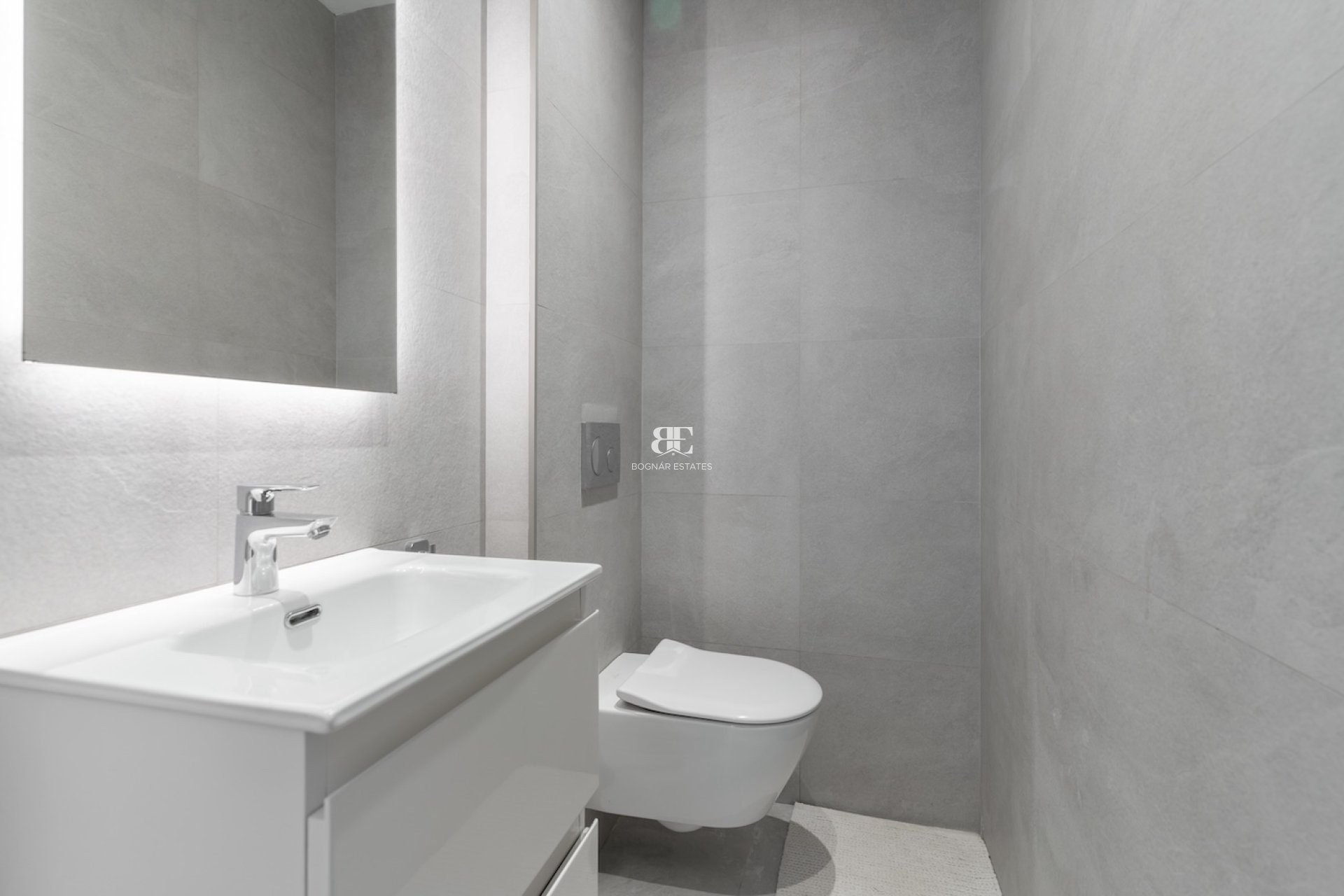 Resale - Villa -
Marbella - Nueva Andalucía