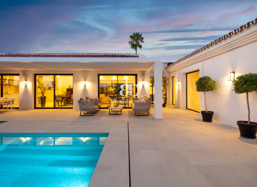 Resale - Villa -
Marbella - Nueva Andalucía