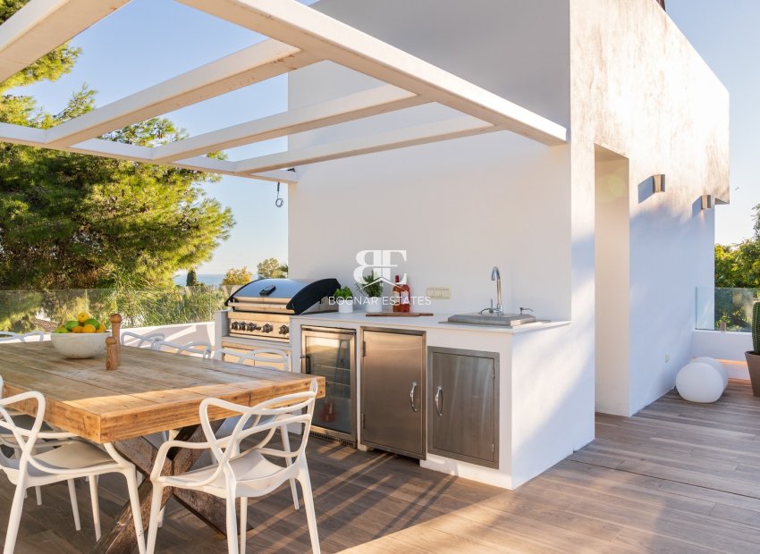 Resale - Villa -
Marbella - Nueva Andalucía