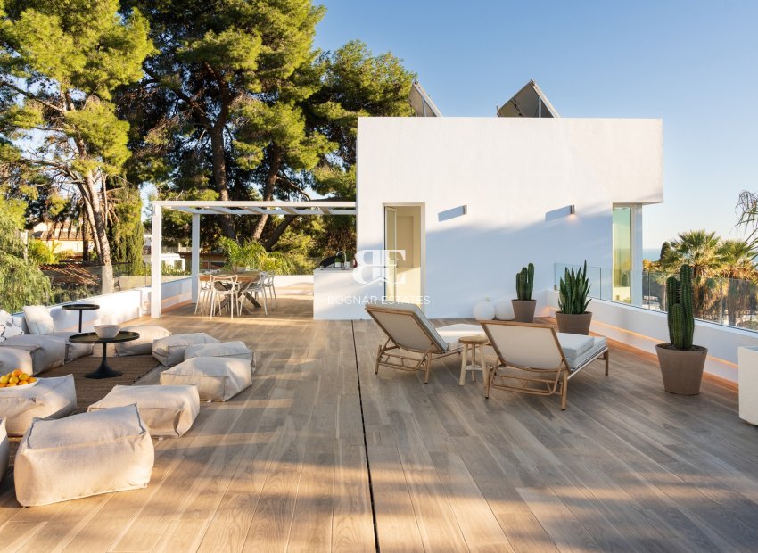 Resale - Villa -
Marbella - Nueva Andalucía