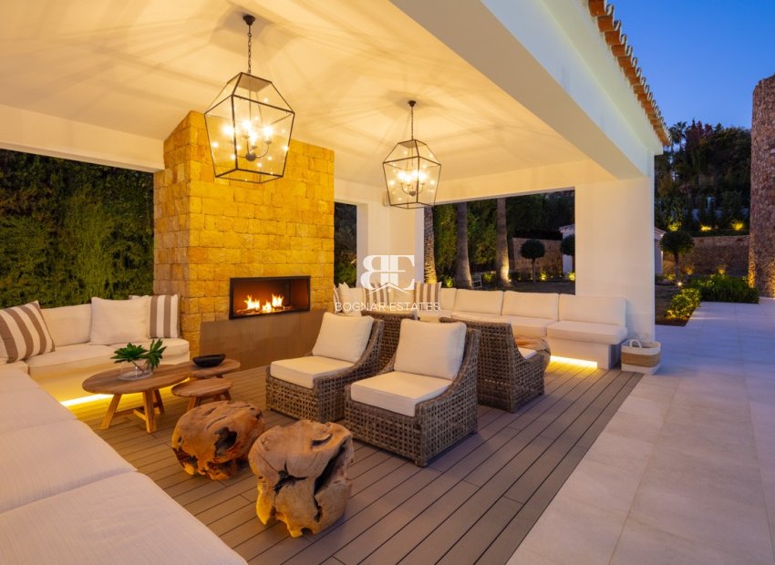 Resale - Villa -
Marbella - Nueva Andalucía