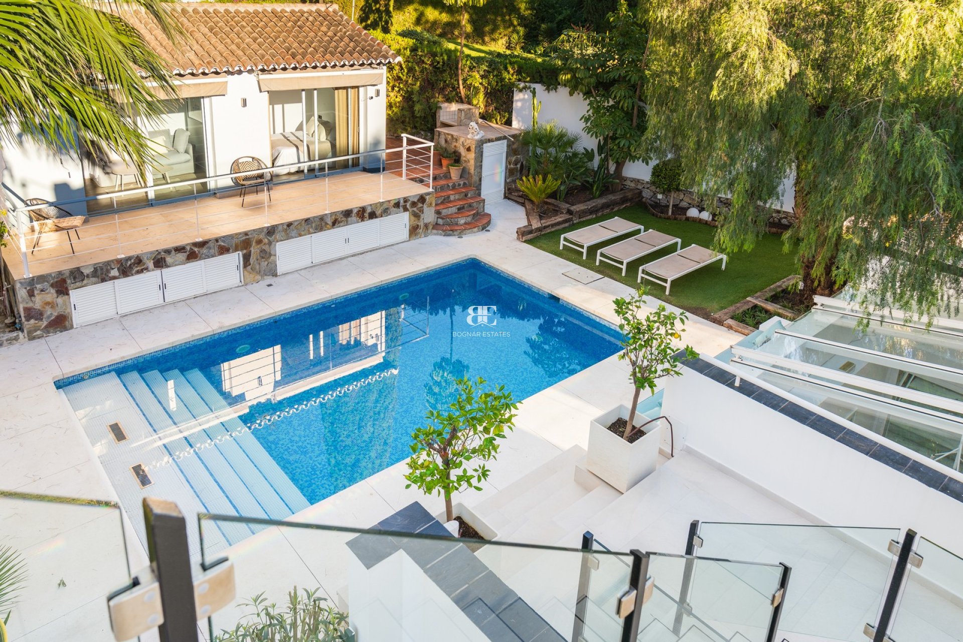 Resale - Villa -
Marbella - Nueva Andalucía