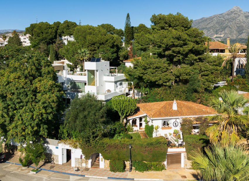 Resale - Villa -
Marbella - Nueva Andalucía