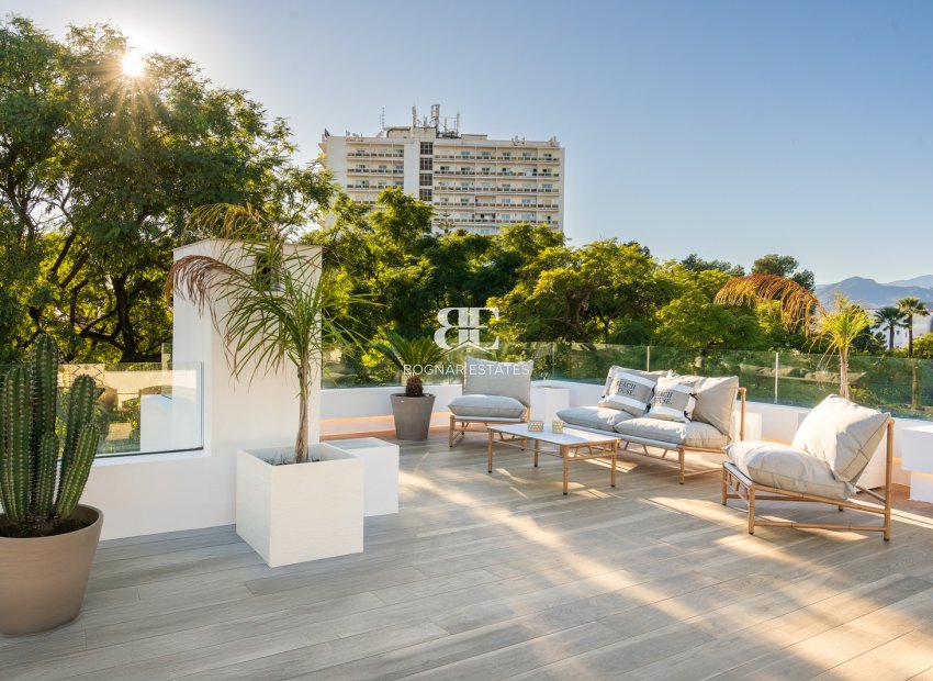 Resale - Villa -
Marbella - Nueva Andalucía