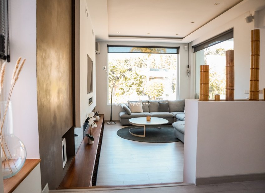 Resale - Villa -
Marbella - Nueva Andalucía