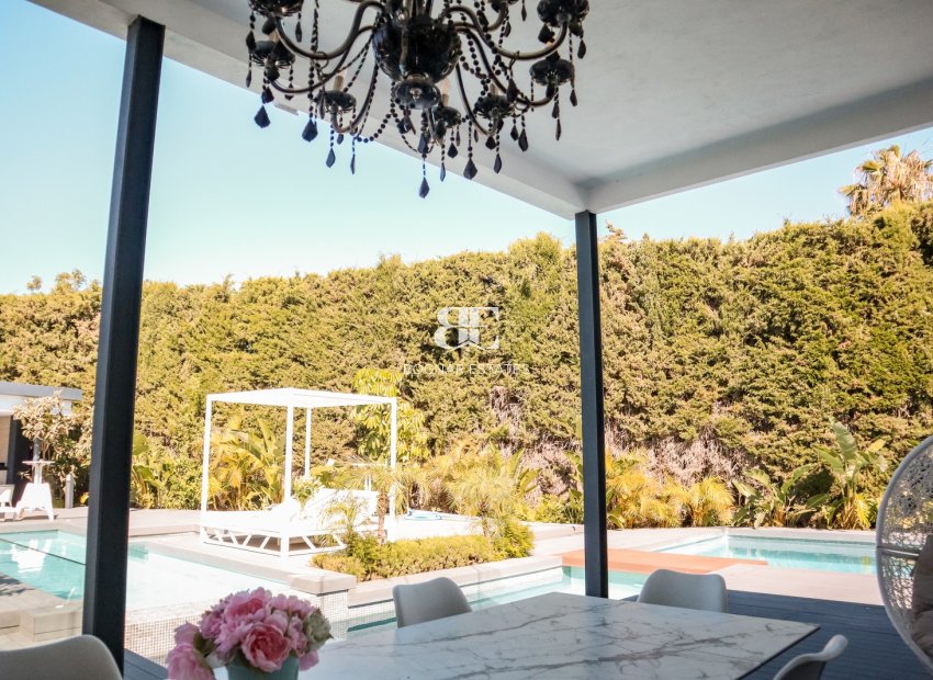 Resale - Villa -
Marbella - Nueva Andalucía