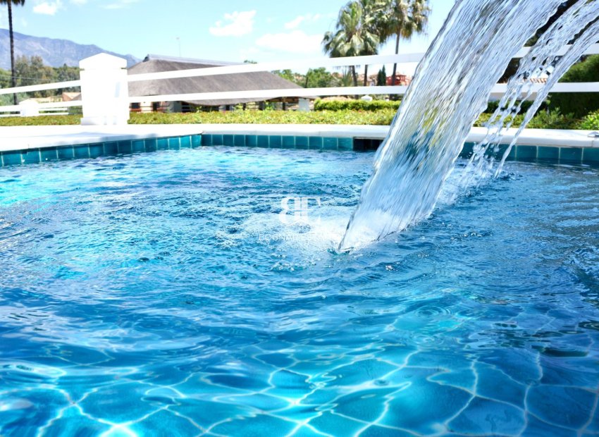 Resale - Villa -
Marbella - Nueva Andalucía