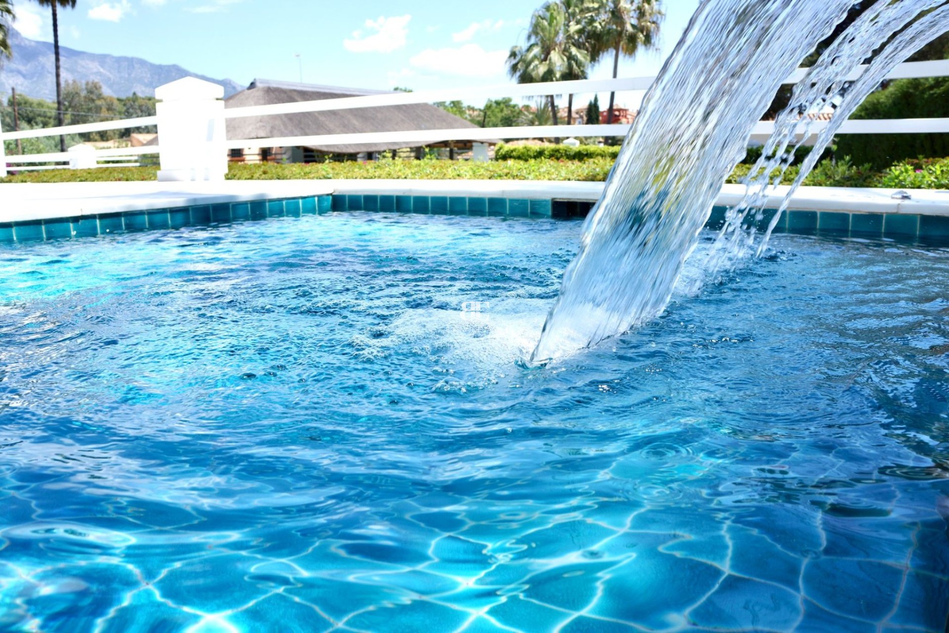 Resale - Villa -
Marbella - Nueva Andalucía