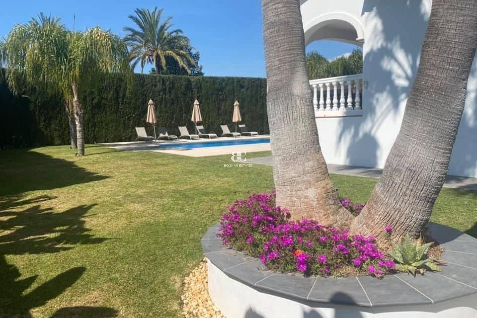 Resale - Villa -
Marbella - Nueva Andalucía