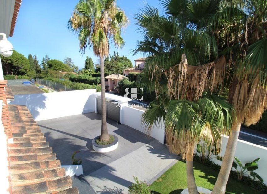 Resale - Villa -
Marbella - Nueva Andalucía
